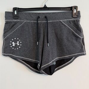 New Women’s medium Under Armor Threadborne Freedom gray Shorts